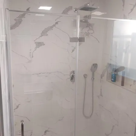 Apartma *